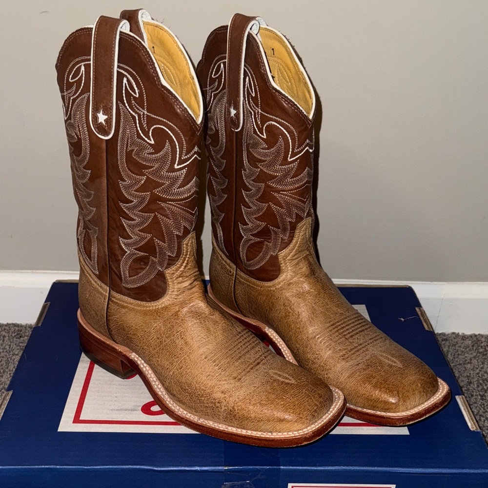 Tony Lama San Saba collection size 8 1/2 EE